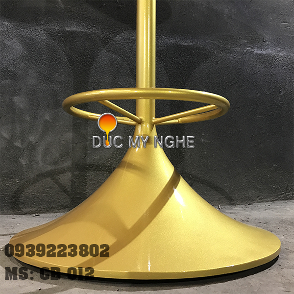 Bàn bar loa kèn gang đúc CB 012
